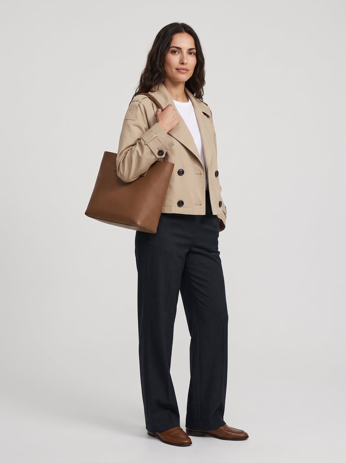 Gabriela | Gabardina corta con doble botonadura