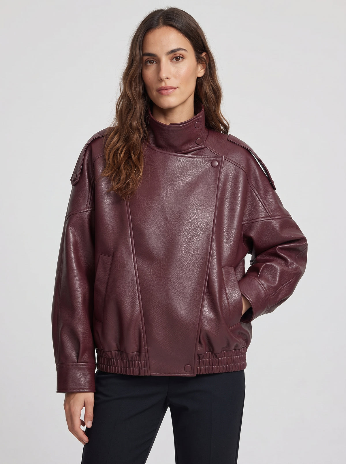 Carlota | Chaqueta de cuero sintético asimétrica