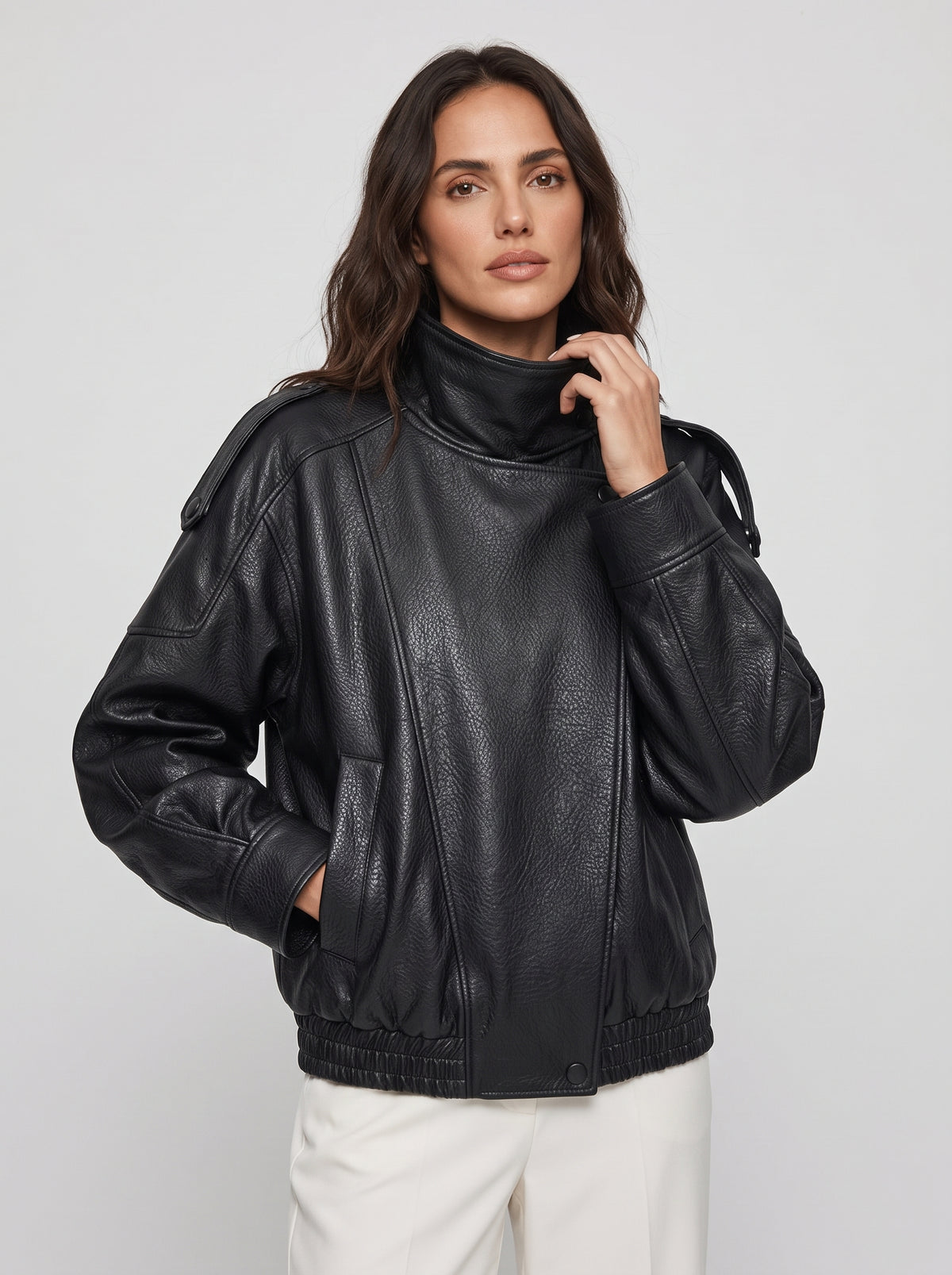 Carlota | Chaqueta de cuero sintético asimétrica