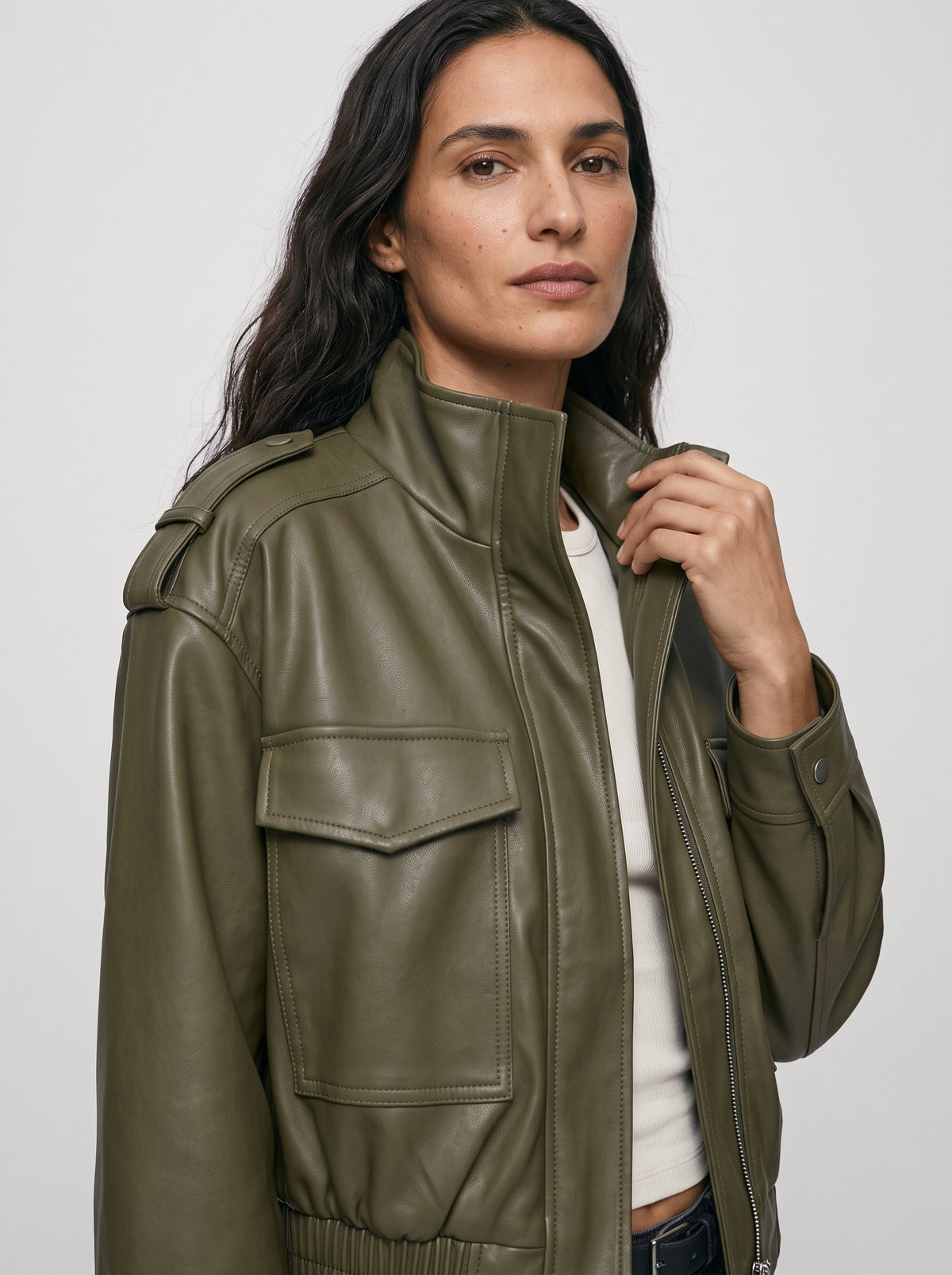 Atila | Chaqueta corta de piel sintética