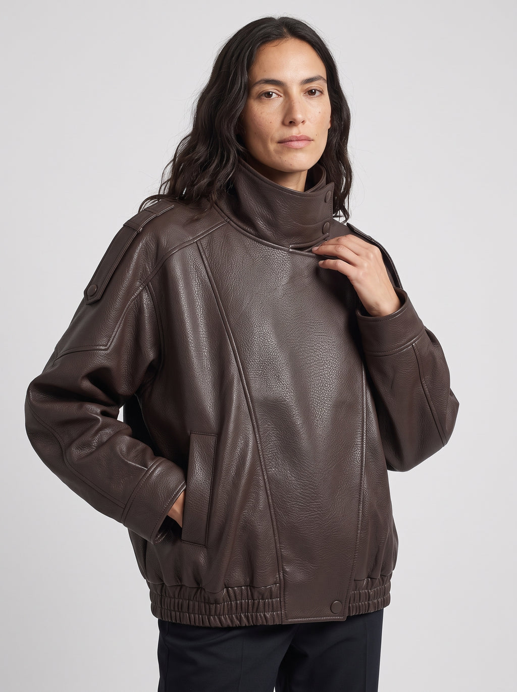 Carlota | Chaqueta de cuero sintético asimétrica